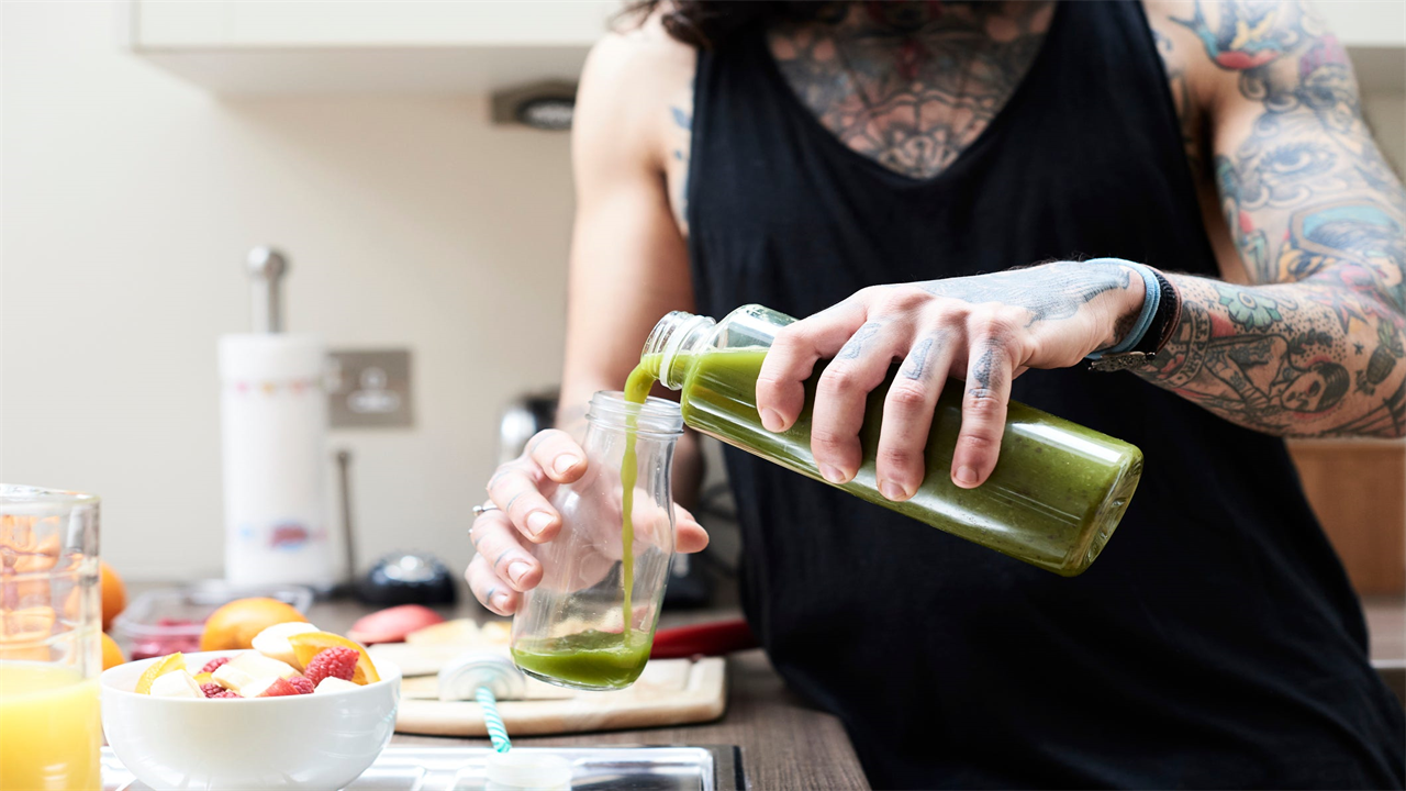The Sirtfood Diet Is Beloved by Celebs, Loathed by Dietitians